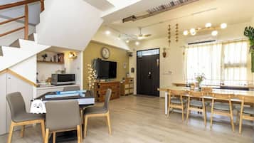 Comfort Townhome, Balcony, Park View | Free WiFi