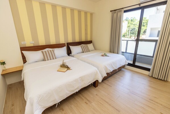 Comfort Quadruple Room, Balcony