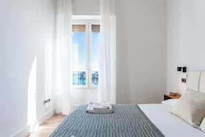 3 bedrooms, iron/ironing board, travel crib, WiFi