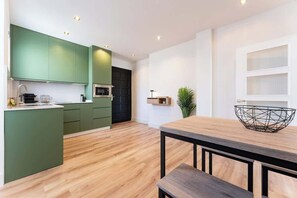 Fridge, microwave, dishwasher, coffee/tea maker