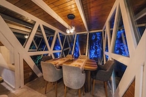 2 bedrooms, laptop workspace, free WiFi