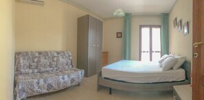 2 bedrooms, iron/ironing board, bed sheets