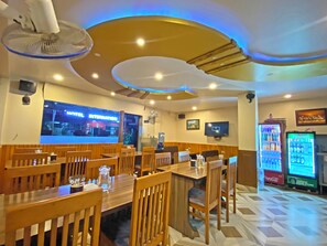 Dining room - Hotel Airport Holiday (Kathmandu)