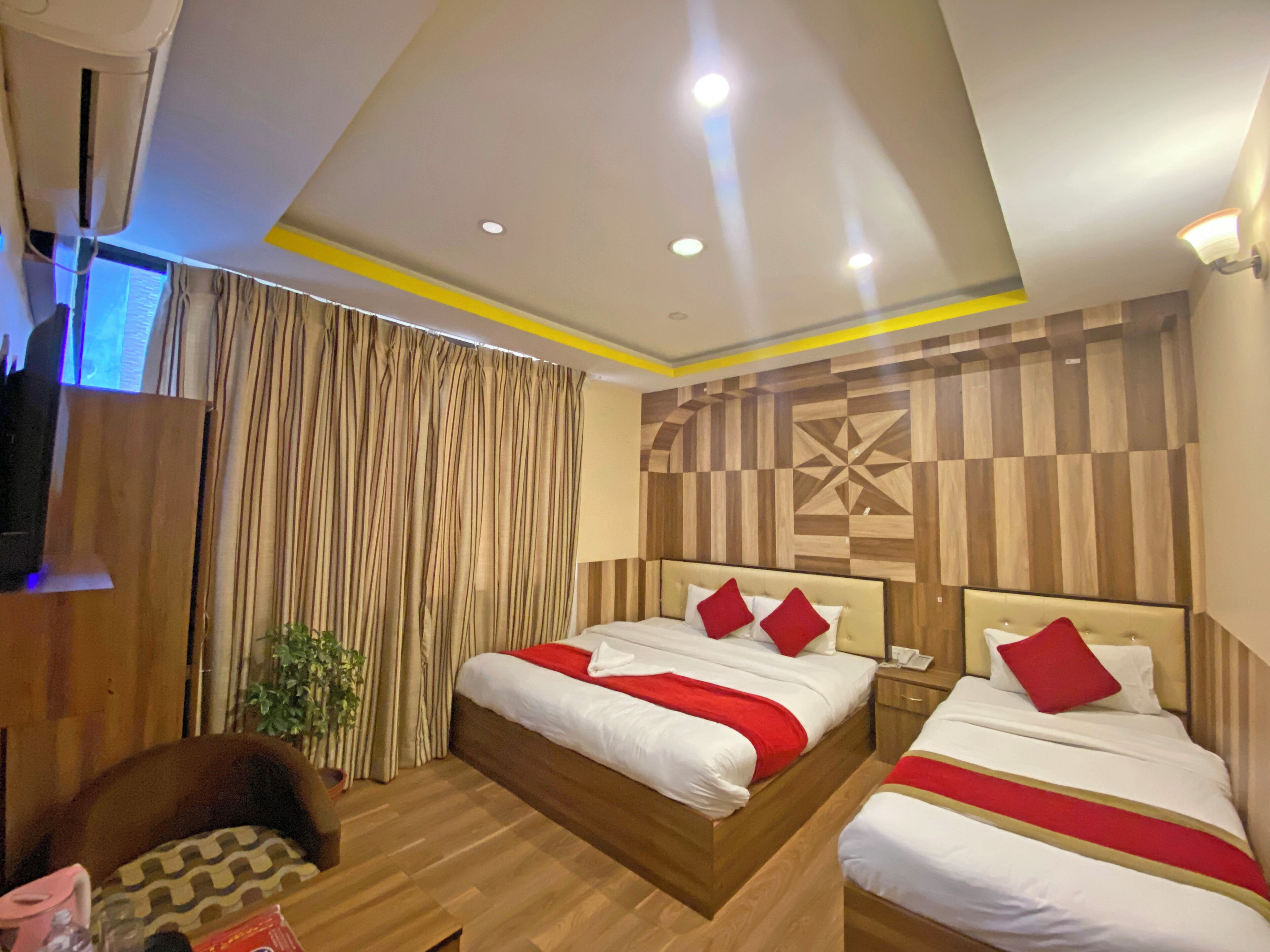 Deluxe Double or Twin Room, Balcony, City View | Desk, laptop workspace, soundproofing, free WiFi