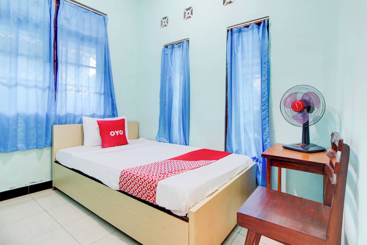 Economy Single Room | Free WiFi, bed sheets