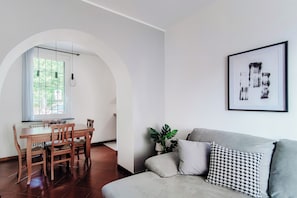 Apartment, 2 Bedrooms | Living area | 32-inch flat-screen TV with digital channels - La Casa di Nice (Cernobbio)