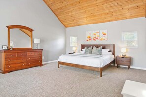 4 bedrooms, WiFi, bed sheets - Stargazer Meadows: Secluded 4BR Near Lake Michigan (Fennville)