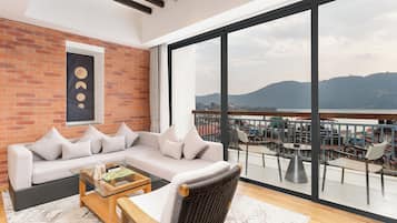 Executive Suite | Oppholdsområde | Flatskjerm-TV