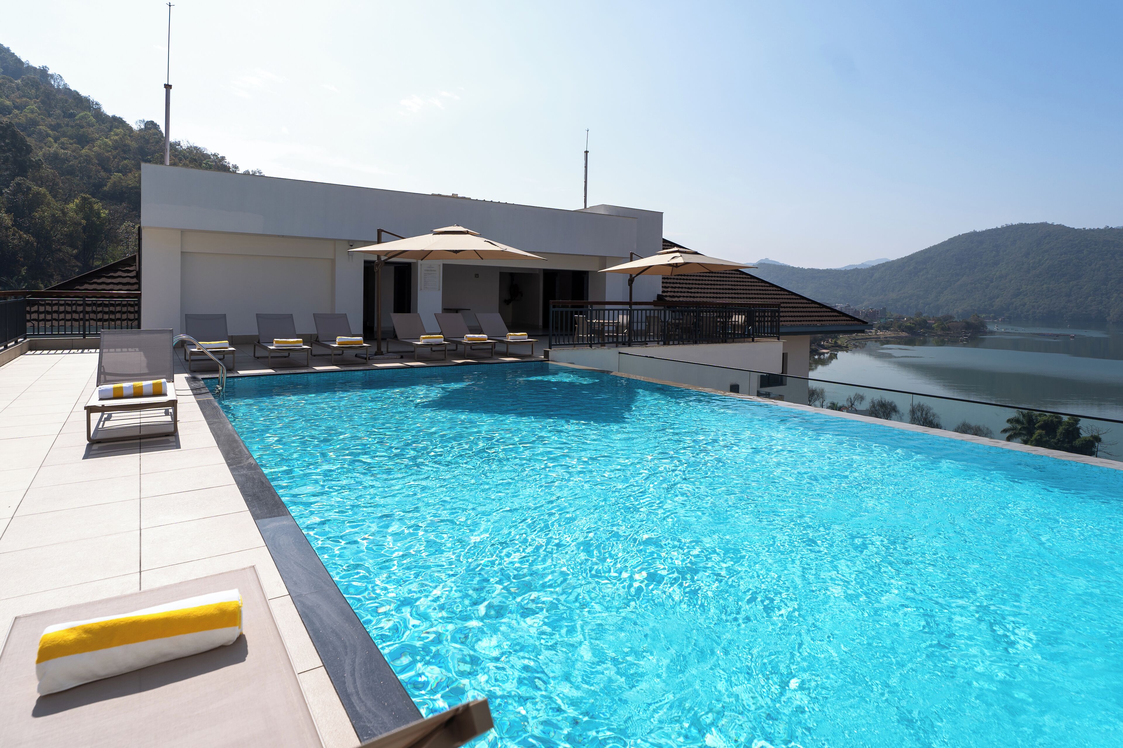 Kolam renang outdoor