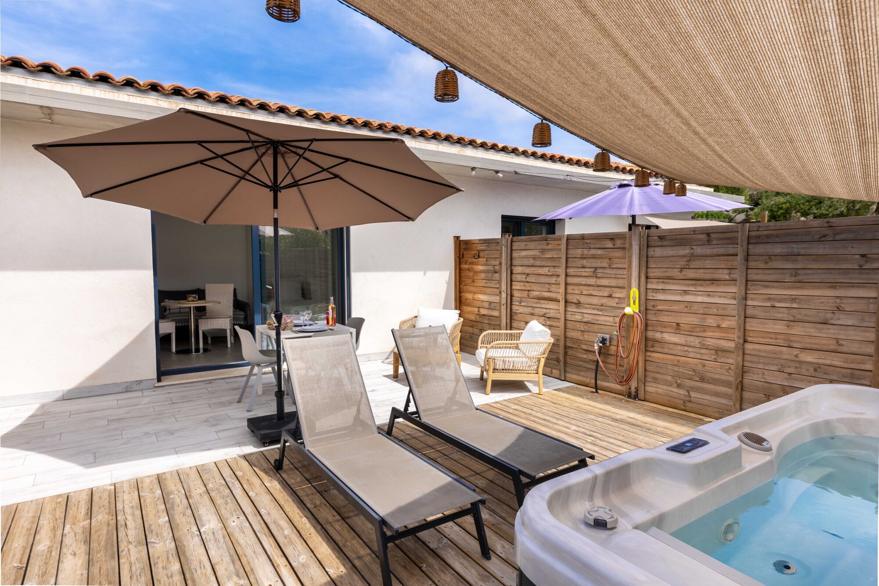 Studio, teras | Bathtub spa outdoor