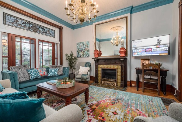 Téléviseur, bureau