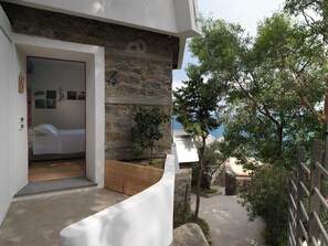 Két bảo mật tại phòng, truy cập Internet không dây miễn phí