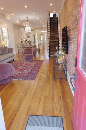 Interior - Turreted Townhouse |Luxury|Walk to Capitol Hill (Washington)