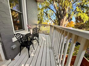 Outdoor dining - Turreted Townhouse |Luxury|Walk to Capitol Hill (Washington)