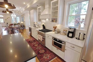 Fridge, microwave, oven, stovetop - Turreted Townhouse |Luxury|Walk to Capitol Hill (Washington)