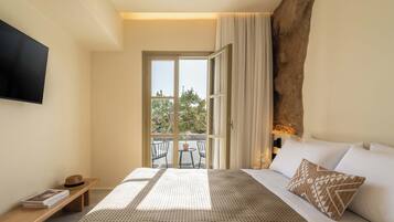 1 bedroom, blackout curtains, soundproofing, iron/ironing board