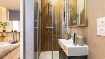 Een douche, een haardroger