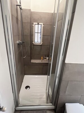 Shower, hair dryer, bidet, towels - Exclusive Apartment Rome Center Spanish Steps (Roma)