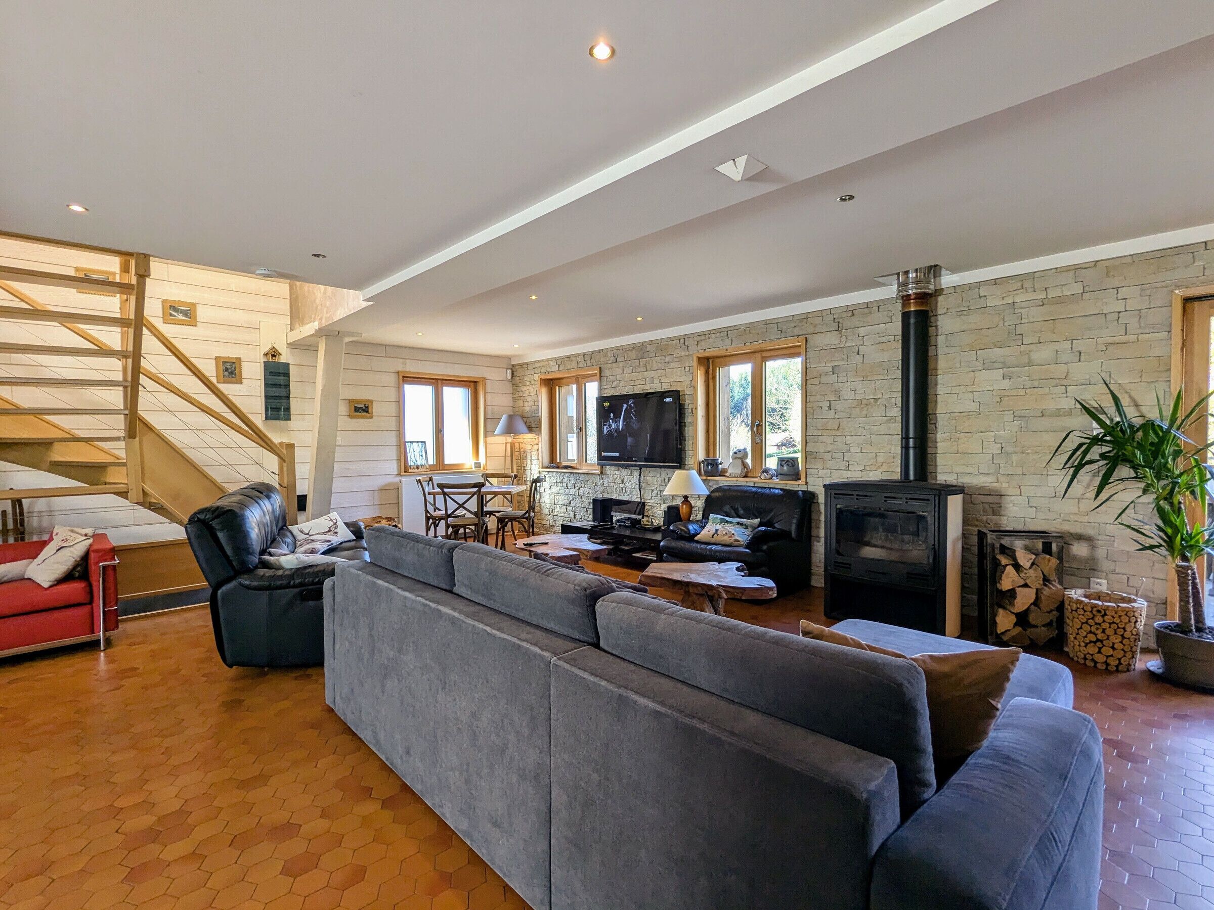 Télévision, baby-foot