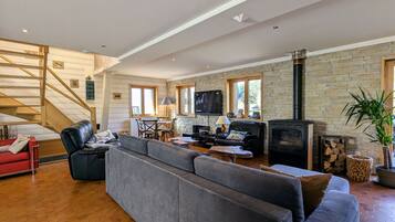 Télévision, baby-foot