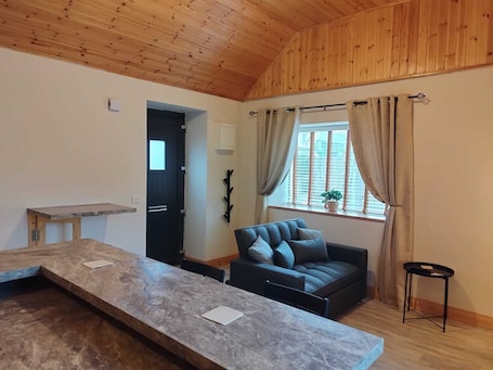 Smart TV. Charming apartment in Termonbarry
