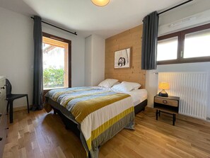 2 室のベッドルーム、WiFi (無料)