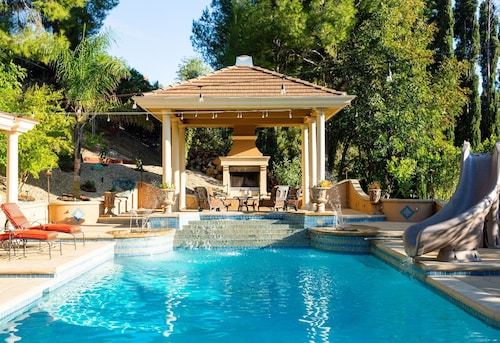 4BR Home Resort w/Games/Slide/Oasis