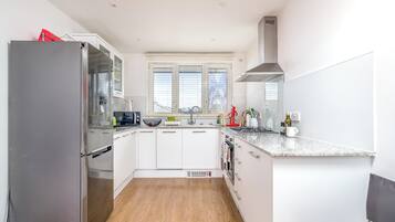 Apartment | Private kitchen | Fridge, microwave, oven, stovetop