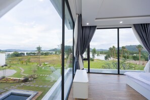 Habitación doble de lujo, vista al jardín | Minibar, escritorio, wifi gratis y ropa de cama 