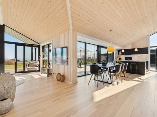 "Viveke" - 10m from the sea by Interhome