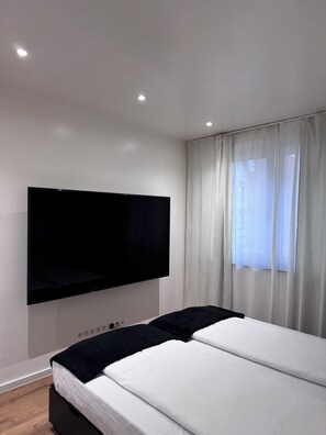 1 Schlafzimmer, Bügeleisen/Bügelbrett, Bettwäsche