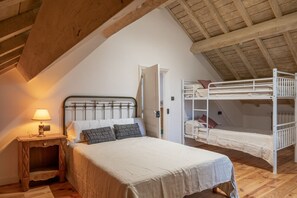 5 makuuhuonetta, työpöytä, silitysrauta/-lauta, ilmainen Wi-Fi