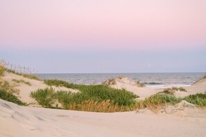 Beach nearby - PC812 - Water-Front Condo in Pirates Cove with Community Pool and More! (Manteo)