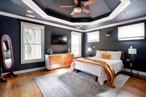 3 bedrooms, iron/ironing board, WiFi, bed sheets - Silver Stallion by Minty Living (Atlanta)