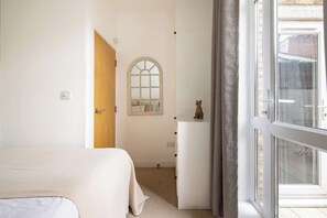 Departamento | 2 habitaciones, tabla de planchar con plancha, cunas y wifi gratis 