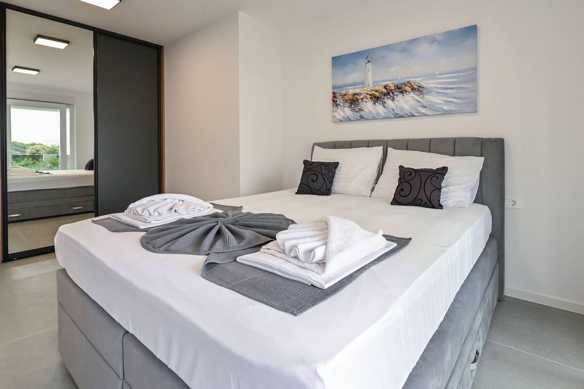 Yksilöllisesti sisustettu, silitysrauta/-lauta, ilmainen Wi-Fi