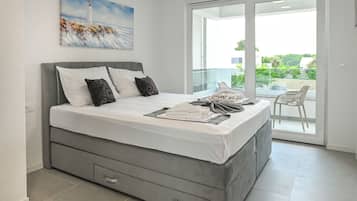 Apartment, 2 Bedrooms, Balcony | 2 bedrooms, iron/ironing board, free WiFi, bed sheets