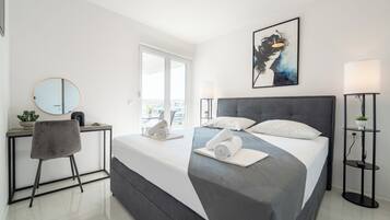 Deluxe Apartment, 2 Bedrooms, 2 Bathrooms | Individually decorated, free cribs/infant beds, free WiFi, bed sheets