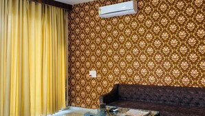 WiFi (無料)