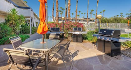 New: Sunny Palm Springs 1BR Oasis