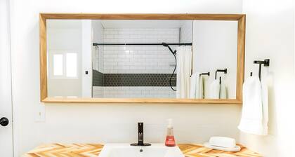 New: Sunny Palm Springs 1BR Oasis