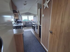 Interior - Meadow View 3-bed Caravan - Sleeps 8 - Petfriendly (Skegness)