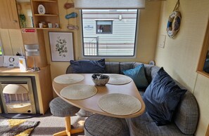 Chalet | Dining