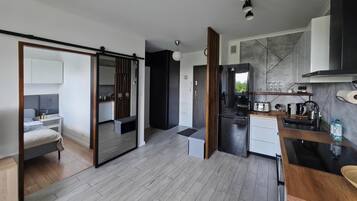 Micro-ondes, four, plaque de cuisson, lave-vaisselle