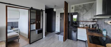 Mikroaaltouuni, uuni, liesi, astianpesukone