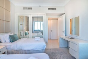 2 bedrooms, desk, iron/ironing board, WiFi