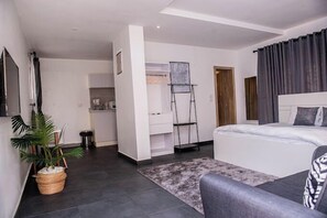 Appartement Deluxe, balcon, vue ville | 2 chambres, bureau, espace de travail pour ordinateur portable