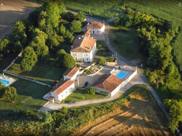 Langlade estate sleeps 30 guests