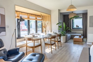 Apartment | 3 bedrooms, desk, Internet