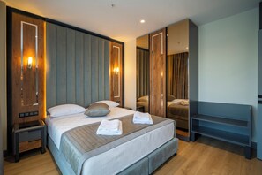 Lydisolert, strykejern/-brett og wi-fi (inkludert)